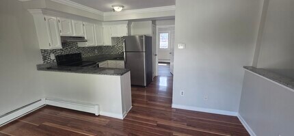 678 Savin Ave in West Haven, CT - Foto de edificio - Building Photo