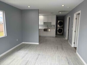 725 S Spruce St-Unit -B in Montebello, CA - Building Photo - Building Photo
