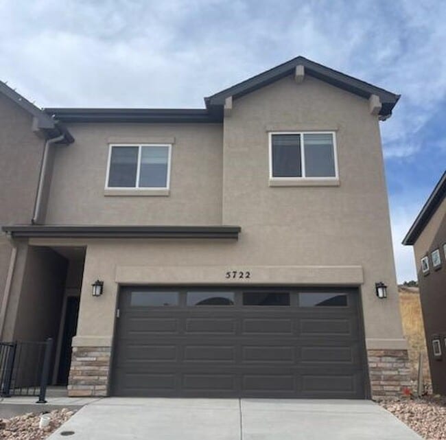 5722 Villa Lorenzo Dr