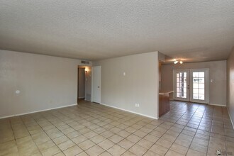2490 W Yowell Ct in Yuma, AZ - Building Photo - Building Photo