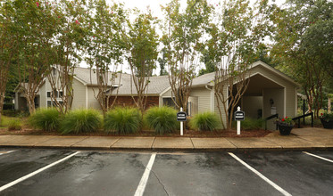 Landmark at Pine Court in Columbia, SC - Foto de edificio - Building Photo