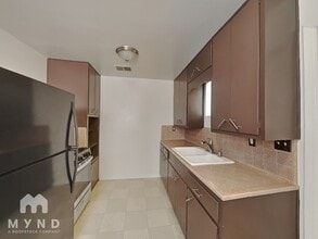 9233 N 14th St in Phoenix, AZ - Building Photo - Building Photo