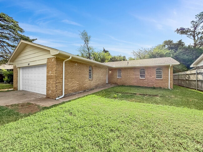 property at 812 Royal Ave