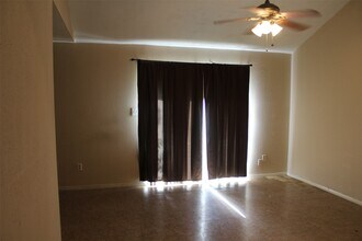 8622 Brock Park Blvd in Houston, TX - Building Photo - Building Photo