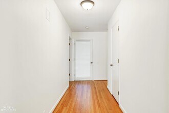 15838 Windmill Pointe Dr in Grosse Pointe Park, MI - Building Photo - Building Photo