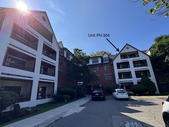 324 Washington St in Wellesley, MA - Building Photo - Building Photo