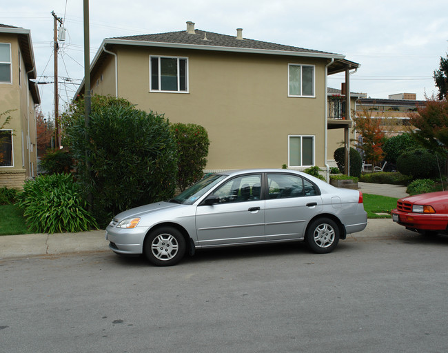 868 Park Dr in Mountain View, CA - Building Photo - Building Photo