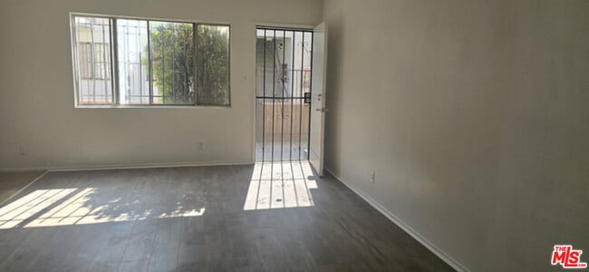 2630 S La Salle Ave in Los Angeles, CA - Building Photo - Building Photo