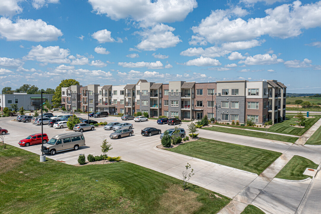 NEX Apartments in Iowa City, IA - Foto de edificio