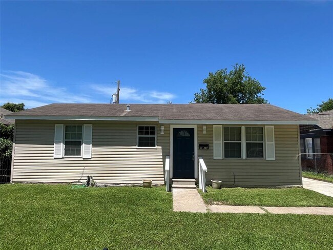 2213 Isabella St in Houston, TX - Building Photo - Building Photo