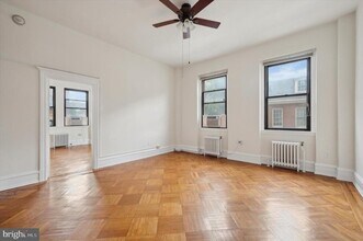 250 S 13th St in Philadelphia, PA - Building Photo - Building Photo
