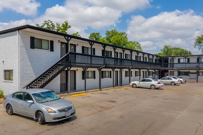 Oak Street Flats in Arlington, TX - Foto de edificio - Building Photo