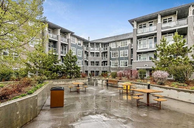 property at 25 Auburn Meadows Ave SE