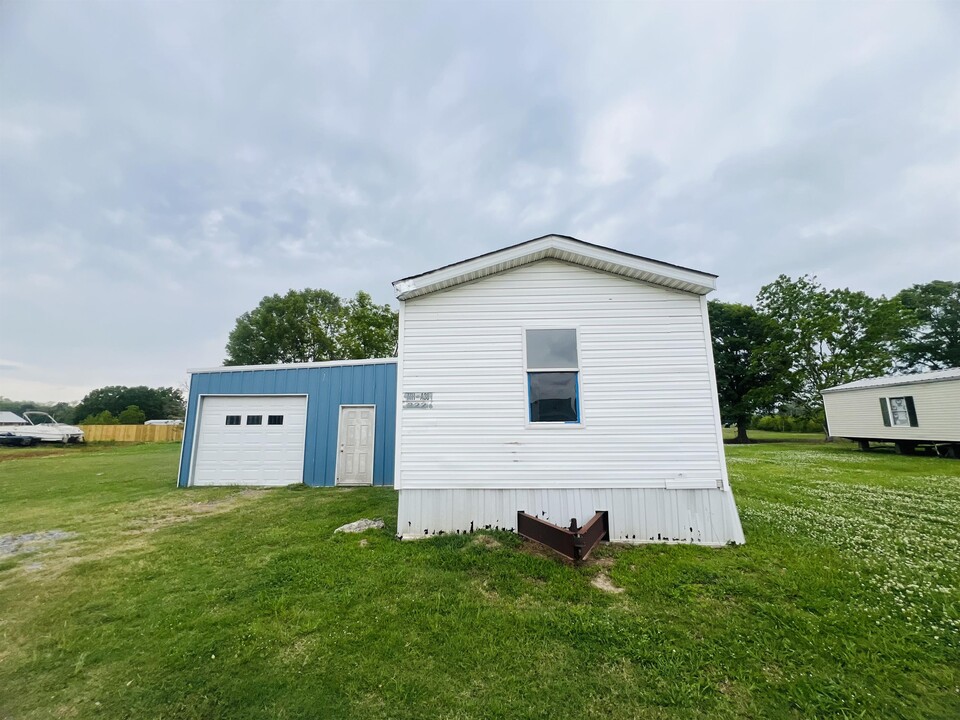 1010 Cannery Rd in Breaux Bridge, LA - Building Photo