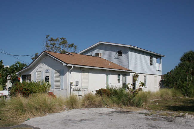 12959-12971 Pelican Ln in Madeira Beach, FL - Building Photo - Building Photo