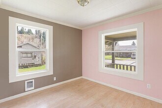 208 B St in Vernonia, OR - Building Photo - Building Photo