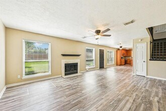10410 Springland Ct in Houston, TX - Building Photo - Building Photo
