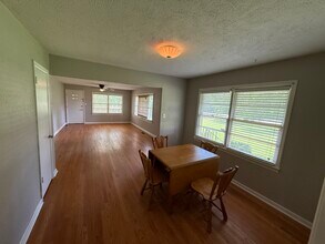 7105 Whitesburg Dr SE in Huntsville, AL - Building Photo - Building Photo