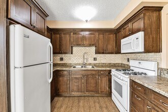 1427 W Parade St, Unit 03 in Long Beach, CA - Building Photo - Building Photo