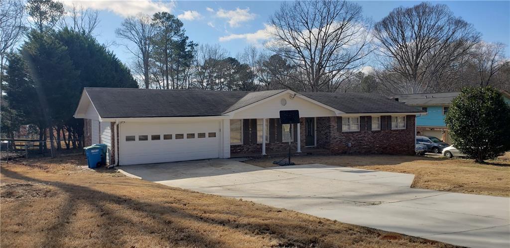 557 Old Tucker Rd in Stone Mountain, GA - Building Photo