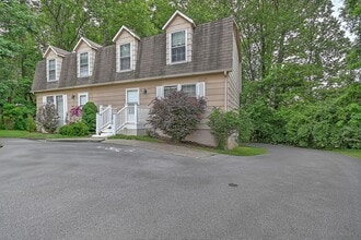 252 Wildwood Dr in Bristol, TN - Building Photo - Building Photo