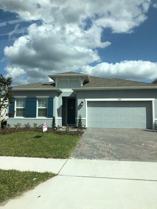 3045 Lake Tahoe Ave in DeLand, FL - Building Photo