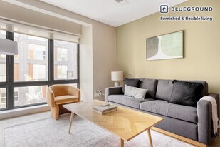 33 Rogers St in Cambridge, MA - Building Photo