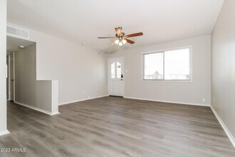 8135 W Clarendon Ave in Phoenix, AZ - Building Photo - Building Photo