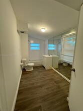 1721 Roosevelt St in Hollywood, FL - Foto de edificio - Building Photo