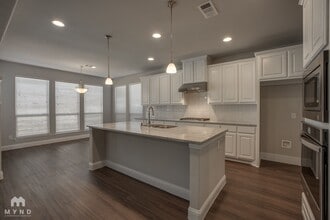 3113 Damsel Sauvage Ln in Lewisville, TX - Foto de edificio - Building Photo