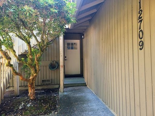 12709 NE 83rd Ct in Kirkland, WA - Building Photo - Building Photo