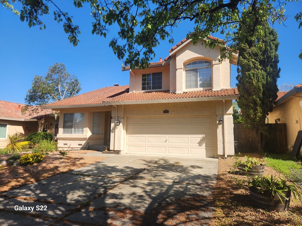177 Cordoba Way in Windsor, CA - Building Photo