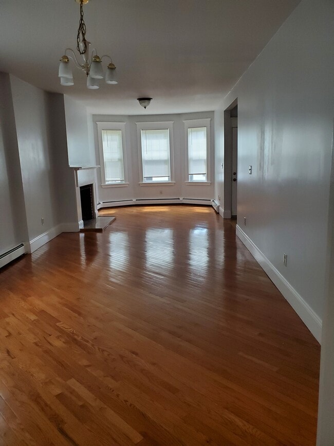 491 Whalley Ave, Unit 1st Fl in New Haven, CT - Foto de edificio - Building Photo