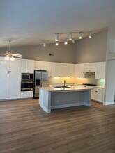 3825 Sienna St in Oceanside, CA - Foto de edificio - Building Photo
