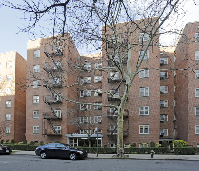 6610 149th St in Flushing, NY - Foto de edificio - Building Photo