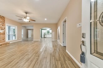 605 Kings Ct in Dickinson, TX - Building Photo - Building Photo