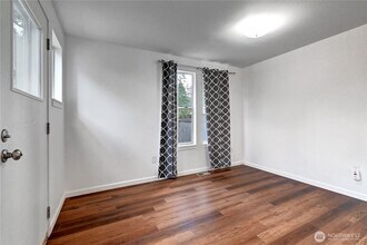 4180 244th Pl SE in Sammamish, WA - Foto de edificio - Building Photo