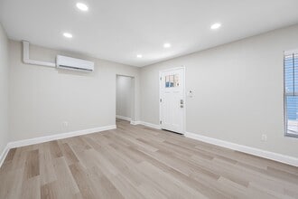 Modern Island Living at 140 E Davis in Tampa, FL - Building Photo - Building Photo