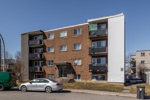 459 Marconi Rue in Laval, QC - Building Photo