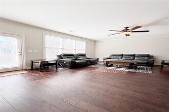 772 Liberty Commons Dr in Atlanta, GA - Building Photo - Building Photo