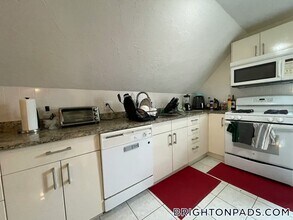 65 Fairbanks St, Unit 2 in Boston, MA - Building Photo - Building Photo