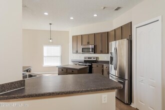 1093 Maple Ln in Orange Park, FL - Building Photo - Building Photo