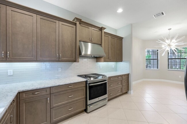 4397 Aurora St in Naples, FL - Building Photo - Building Photo
