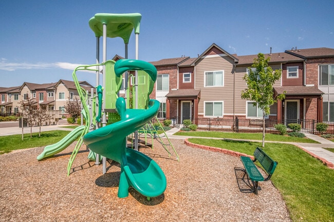 Willow Point Townhomes in Denver, CO - Building Photo - Building Photo