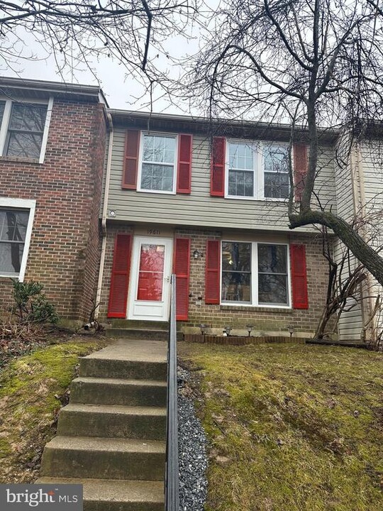 19611 Twinflower Cir in Germantown, MD - Building Photo