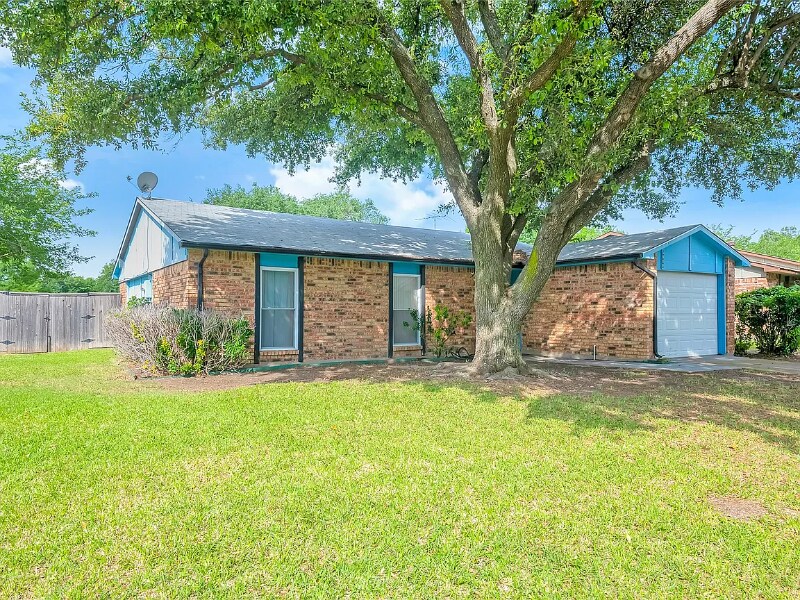 5908 Mimosa Ln in Rowlett, TX - Building Photo