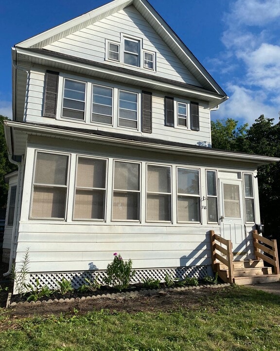 718 6th St E, Unit #1 lower in St. Paul, MN - Foto de edificio