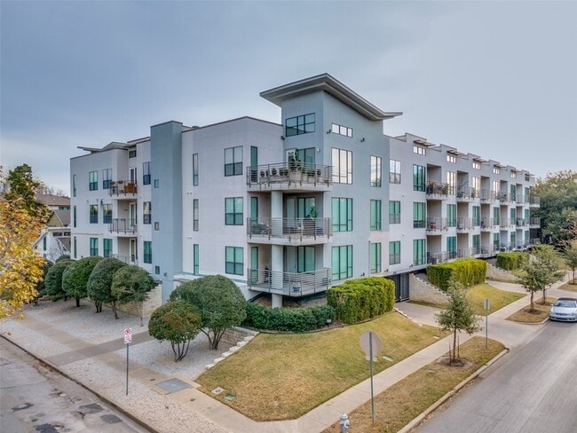 property at 4040 N Hall St