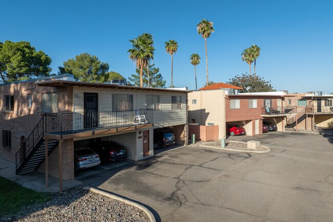 The Meadows Townhomes in Tucson, AZ - Building Photo - Building Photo