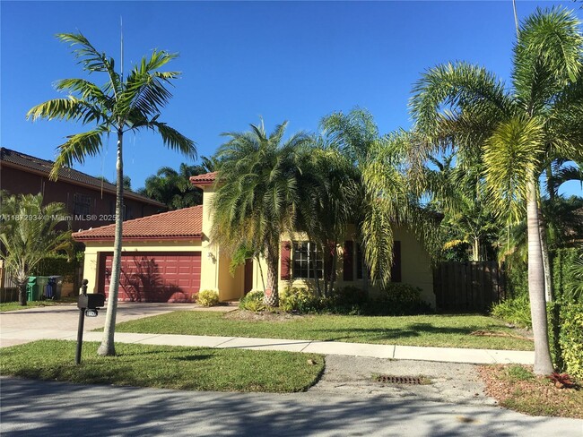 16637 SW 52nd St in Miami, FL - Building Photo - Building Photo